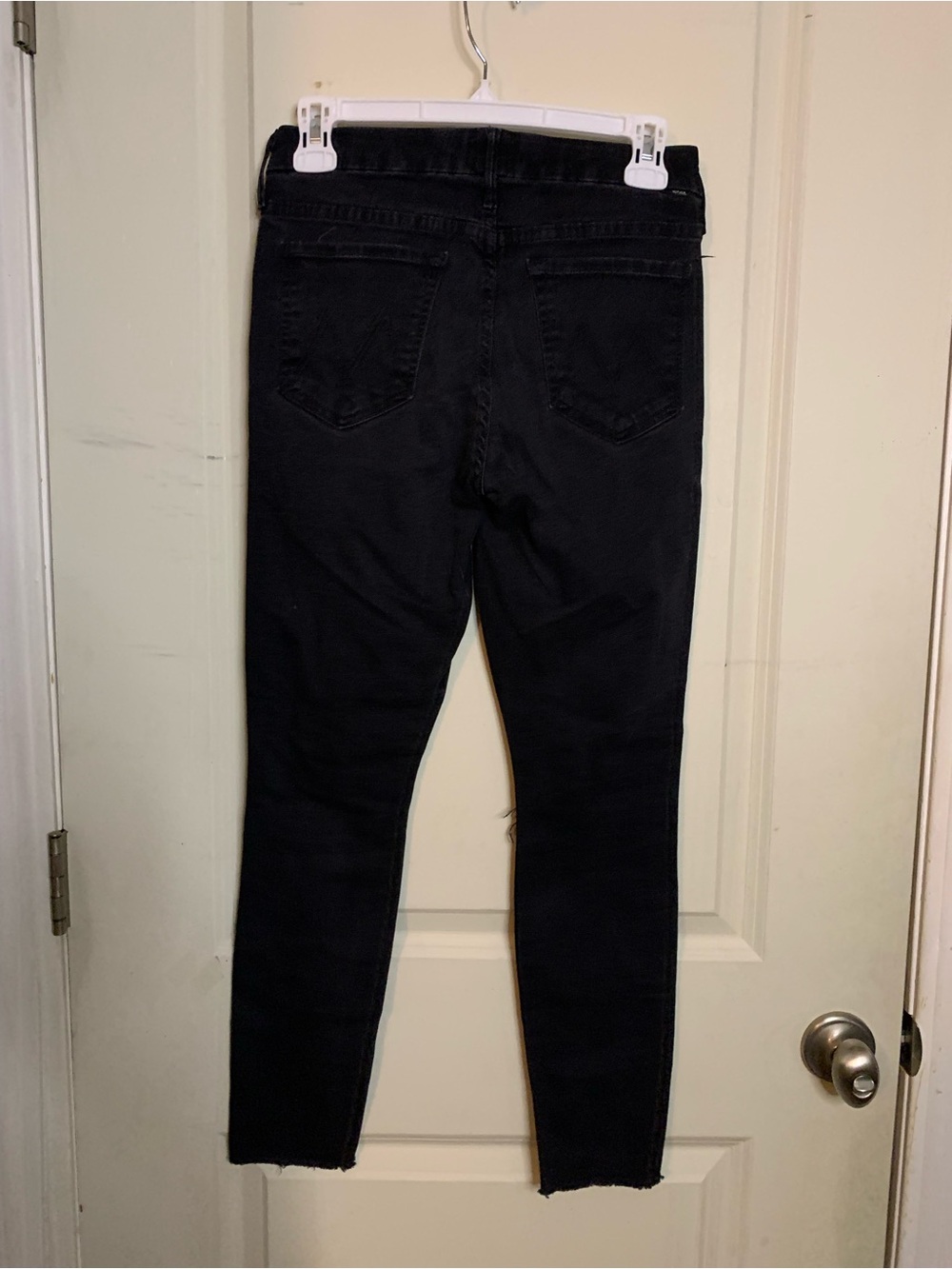 Mother Black Women's High-Rise Looker Ankle Fray Skinny Jeans 26